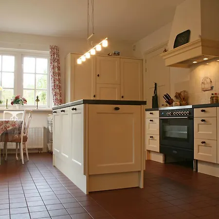 T Wallerhuis Villa *